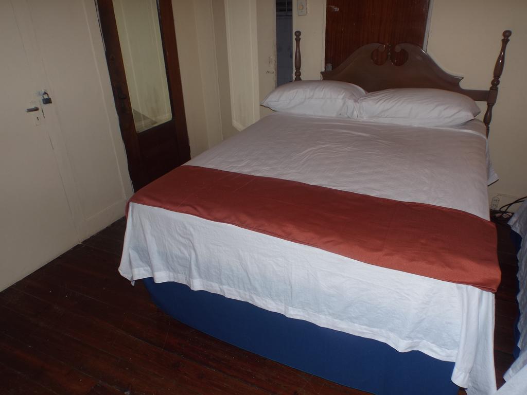 Tropical Court Inn New Kingston Rom bilde