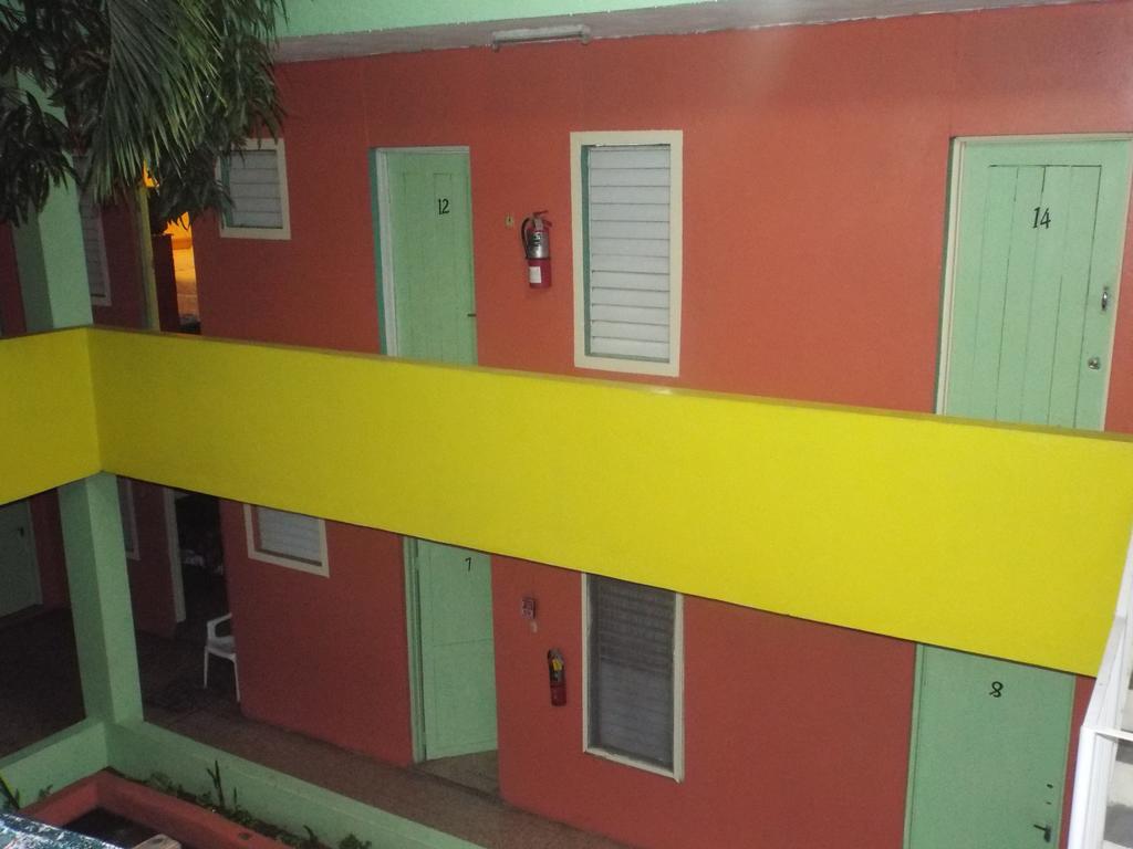 Tropical Court Inn New Kingston Eksteriør bilde